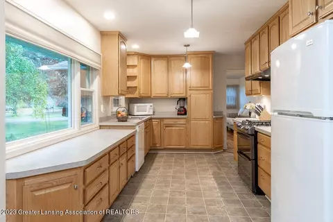 4591 Arrowhead Rd, Okemos, MI 48864 photo 12