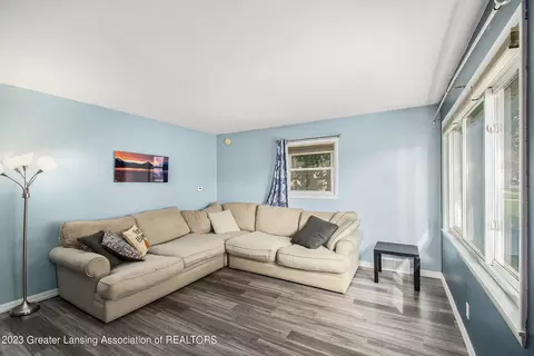 1151 Mitchell Ave, Lansing, MI 48917 photo 4