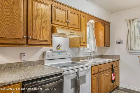 1151 Mitchell Ave, Lansing, MI 48917 photo 7
