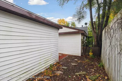 225 Elm St, Dimondale, MI 48821 photo 24