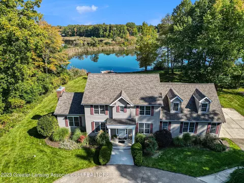 16711 Peacock Rd, Haslett, MI 48840