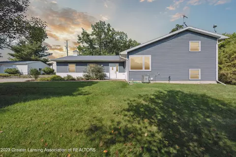 5890 Bellevue Rd, Eaton Rapids, MI 48827