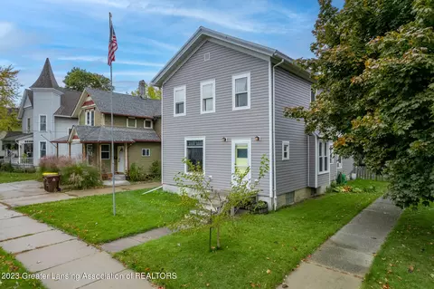 311 E State St, Saint Johns, MI 48879 photo 2