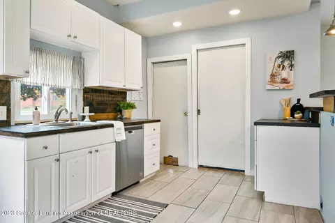 311 E State St, Saint Johns, MI 48879 photo 9