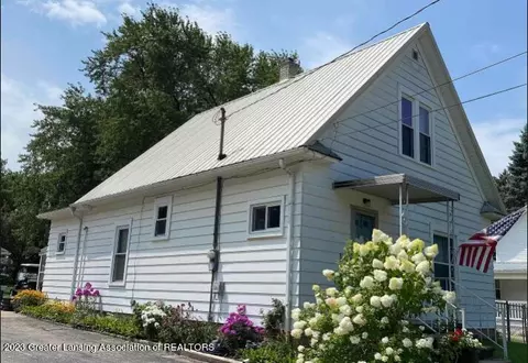 127 W Pine St, Elsie, MI 48831