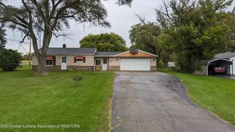 9254 N Genesee Rd, Mount Morris, MI 48458