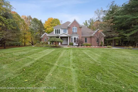 1069 Wild Cherry Dr, Williamston, MI 48895 photo 2