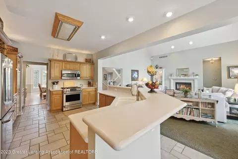 1069 Wild Cherry Dr, Williamston, MI 48895 photo 8