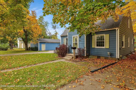 504 Jones St, Grand Ledge, MI 48837