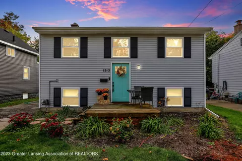 1213 Pulaski St, Lansing, MI 48910