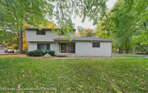 9599 Looking Glass Brook Dr, Grand Ledge, MI 48837
