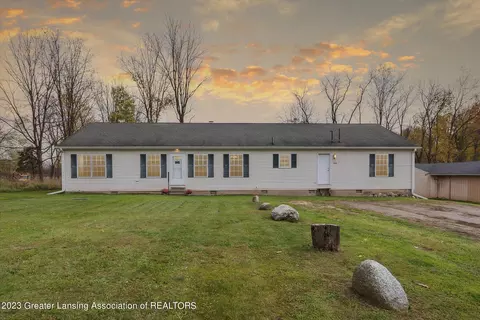 12699 Watson Rd, Bath, MI 48808