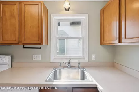 1838 Delevan Ave, Lansing, MI 48910 photo 16