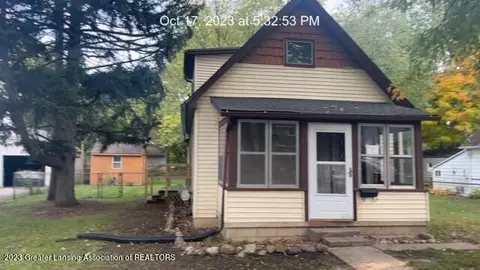 625 Woodlawn Ave, Owosso, MI 48867