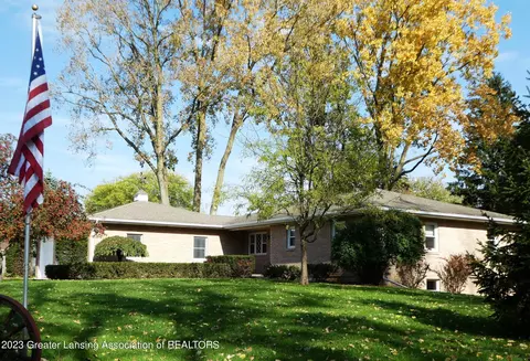 1010 Eddie Dr, Lansing, MI 48917
