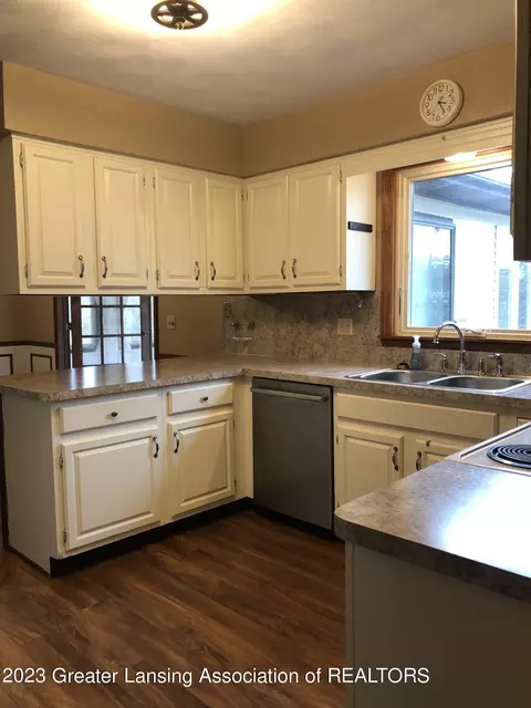 1739 W Stoll Rd, Dewitt, MI 48820 photo 12