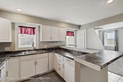 6823 Loomis Rd, Dewitt, MI 48820 photo 19