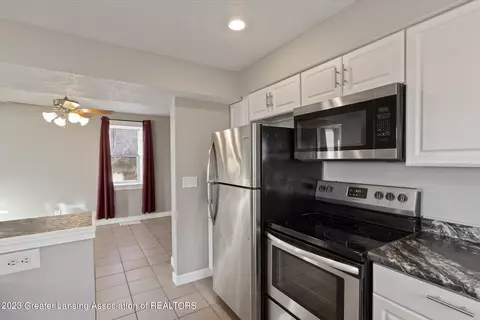 6823 Loomis Rd, Dewitt, MI 48820 photo 21