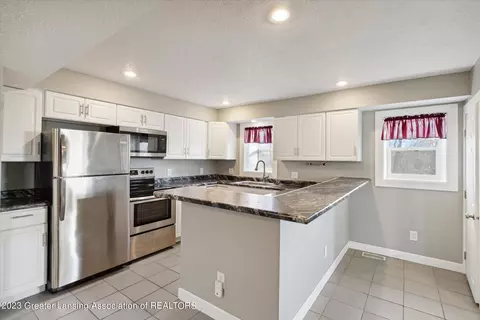6823 Loomis Rd, Dewitt, MI 48820 photo 18