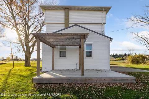 6823 Loomis Rd, Dewitt, MI 48820 photo 2