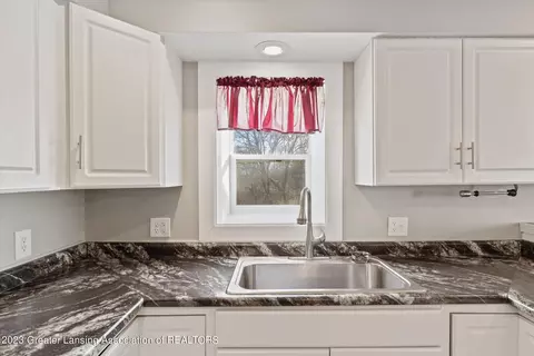 6823 Loomis Rd, Dewitt, MI 48820 photo 20
