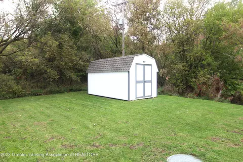 6823 Loomis Rd, Dewitt, MI 48820 photo 8