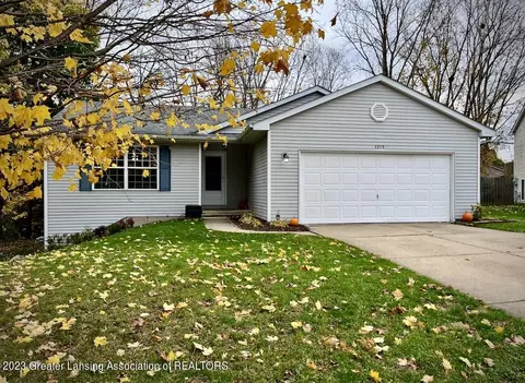 4215 Lochinver Cir, Lansing, MI 48911