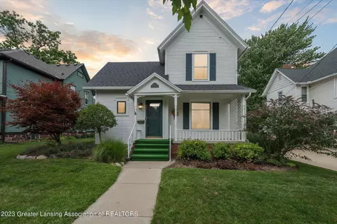 403 E Walker St, Saint Johns, MI 48879