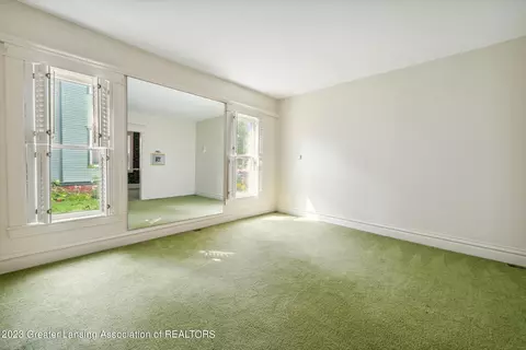 403 E Walker St, Saint Johns, MI 48879 photo 7