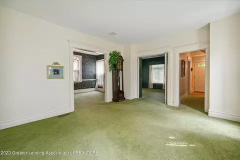 403 E Walker St, Saint Johns, MI 48879 photo 8