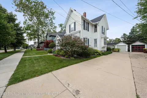 403 E Walker St, Saint Johns, MI 48879 photo 4