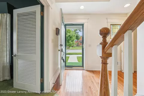 403 E Walker St, Saint Johns, MI 48879 photo 6