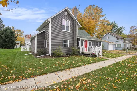 349 Washington St, Sunfield, MI 48890 photo 4