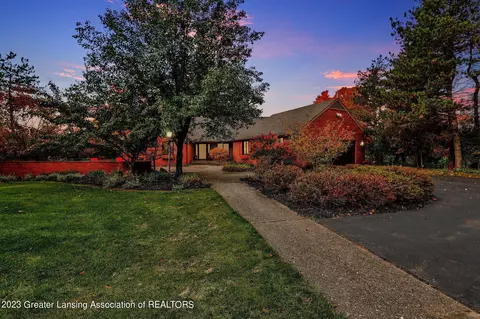 240 Winterberry Ln, Okemos, MI 48864