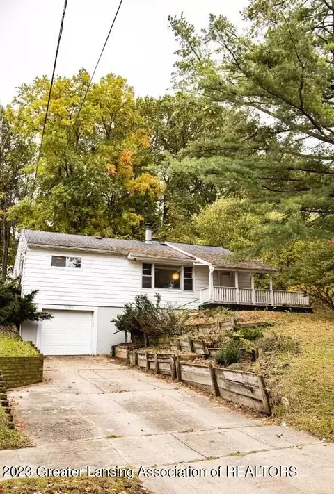 2232 Hamelon St, Lansing, MI 48910