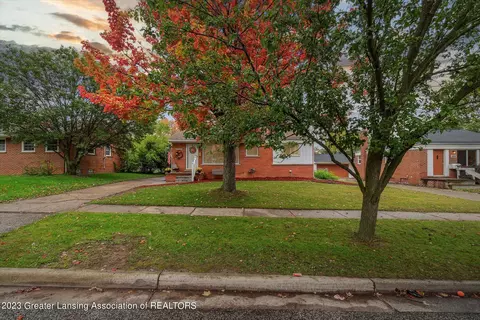 2214 Barstow Rd, Lansing, MI 48906