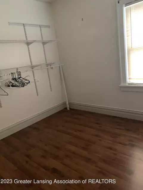517 Iris Ave, Lansing, MI 48917 photo 9
