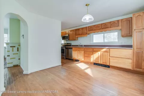 2115 Lyons Ave, Lansing, MI 48910 photo 10