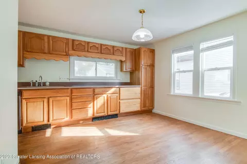 2115 Lyons Ave, Lansing, MI 48910 photo 9