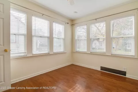 2115 Lyons Ave, Lansing, MI 48910 photo 8