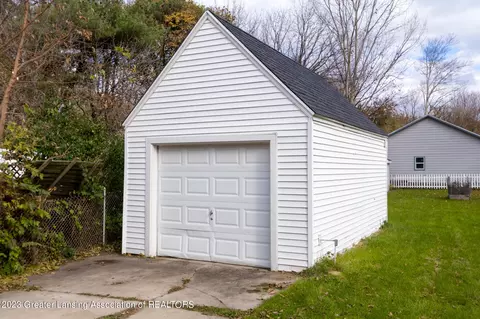 2115 Lyons Ave, Lansing, MI 48910 photo 31