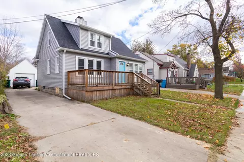 2115 Lyons Ave, Lansing, MI 48910 photo 2