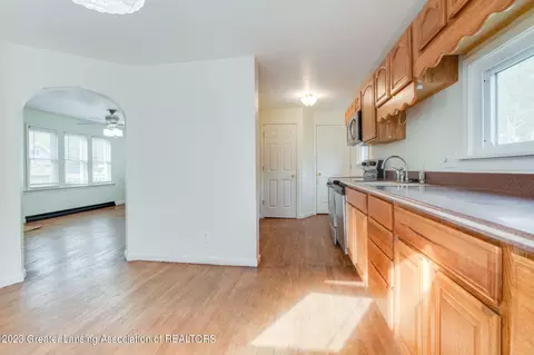 2115 Lyons Ave, Lansing, MI 48910 photo 12