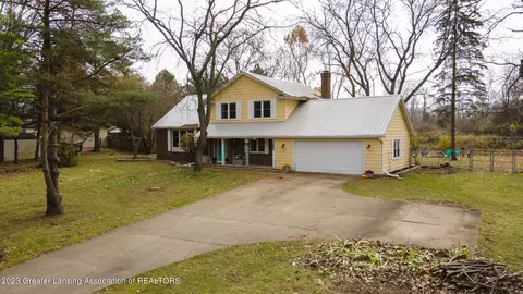 1250 E Twinbrook Dr, Dewitt, MI 48820 photo 2