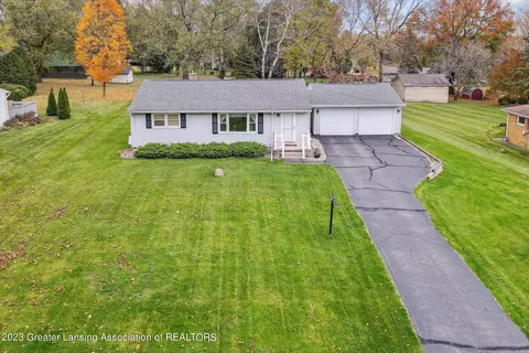 11443 W River Dr, Dewitt, MI 48820