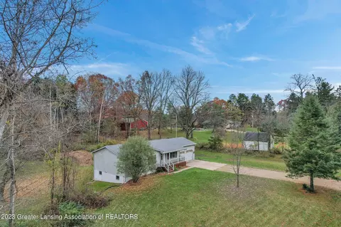 14929 Nichols Rd, Bath, MI 48808 photo 2