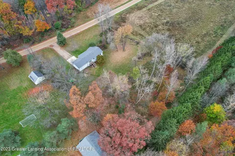 14929 Nichols Rd, Bath, MI 48808 photo 11