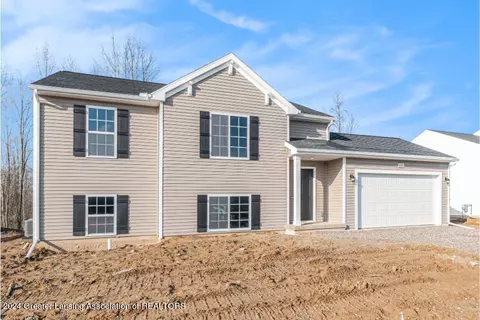 4415 Sunset Dr, Potterville, MI 48876