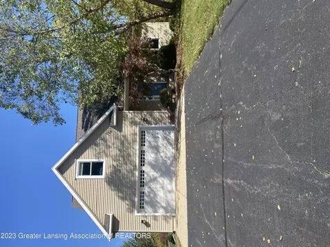 3117 S Waverly Rd, Eaton Rapids, MI 48827