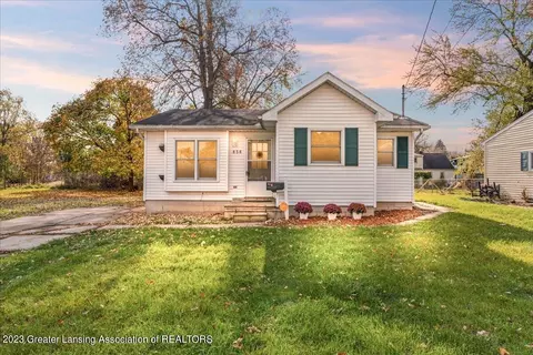 838 Pacific Ave, Lansing, MI 48910